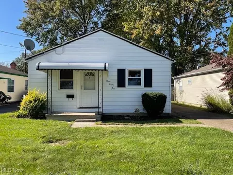 324 Marseilles Ave, Elyria, OH 44035