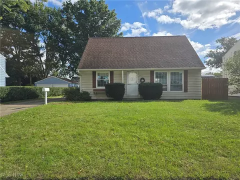 2223 Anderson Rd, Cuyahoga Falls, OH 44221
