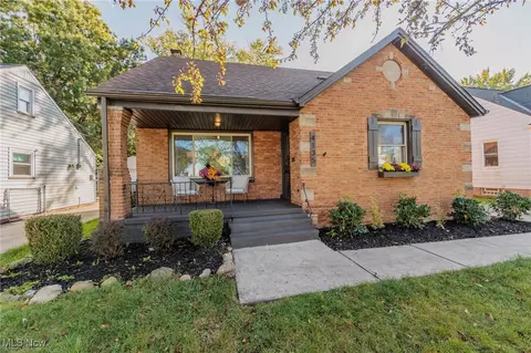 4135 W 220th St, Fairview Park, OH 44126
