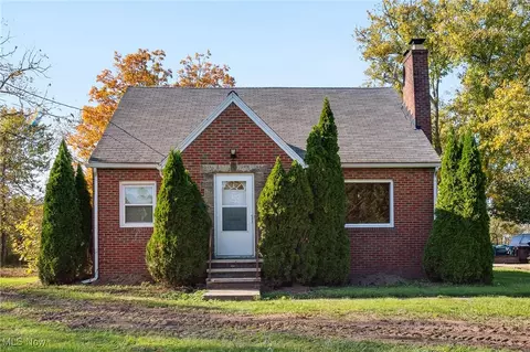 2801 Ravenna Ave NE, Louisville, OH 44641