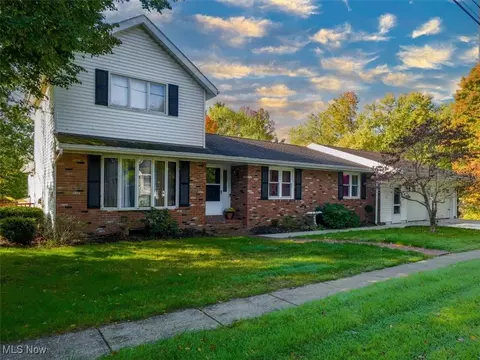 3092 Lawton Ave, Rock Creek, OH 44084