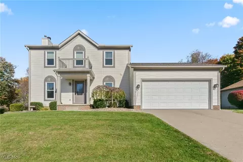 903 Reno Dr E, Louisville, OH 44641