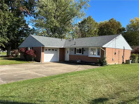 5103 Peggy Ann Dr, Akron, OH 44319