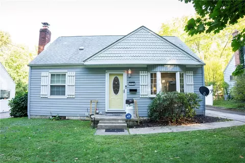 469 Malacca St, Akron, OH 44305