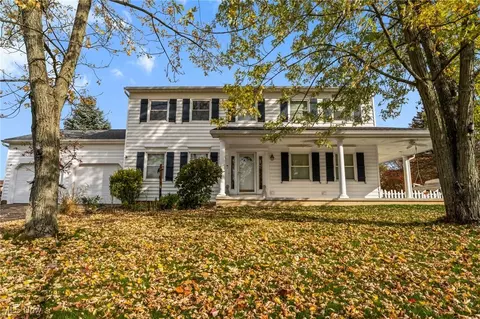 980 Sunhaven Dr, Medina, OH 44256