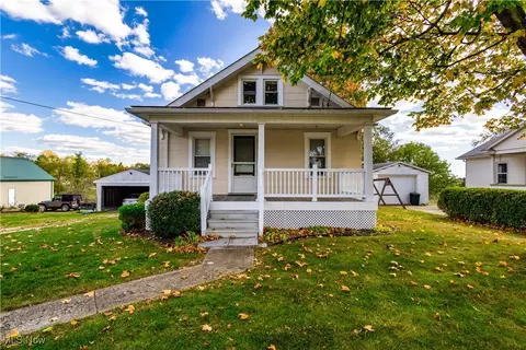 142 W Mcconnell Ave, Wintersville, OH 43953