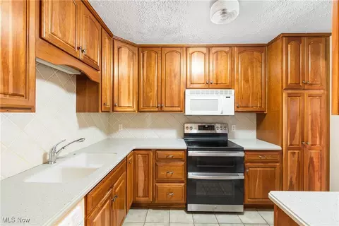 967 Kirkwall Dr, Copley, OH 44321 photo 11