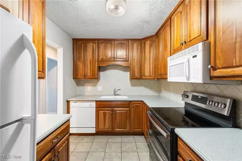 967 Kirkwall Dr, Copley, OH 44321 photo 10