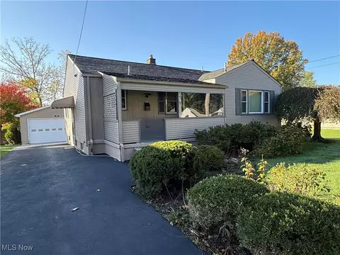 479 Whipple Ave, Campbell, OH 44405