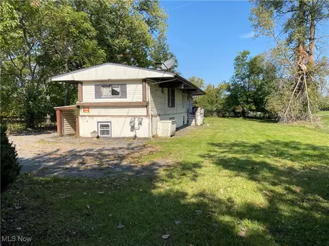 351 Bronson St, Medina, OH 44256