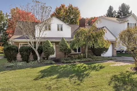 851 Lander Rd, Mayfield Village, OH 44143