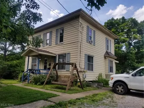 252 Lisbon St, Columbiana, OH 44408