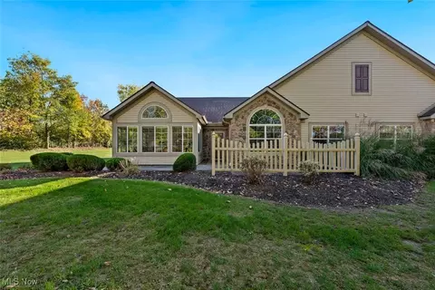 1447 Newman Dr, Brunswick Hills, OH 44212