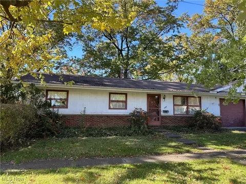 1887 Homewood Dr, Lorain, OH 44055
