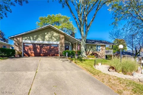 347 Hillview Cir NW, Canton, OH 44709
