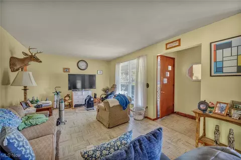2123 E 40th St, Lorain, OH 44055 photo 8