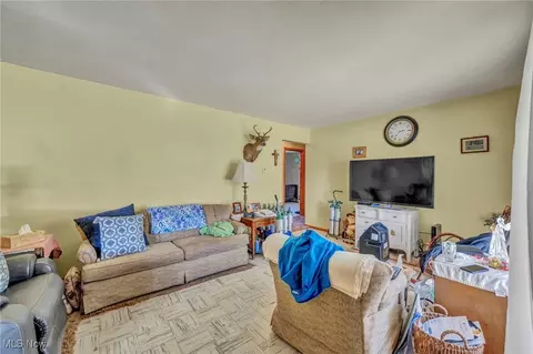 2123 E 40th St, Lorain, OH 44055 photo 6