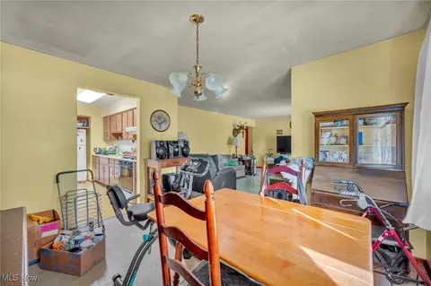 2123 E 40th St, Lorain, OH 44055 photo 12