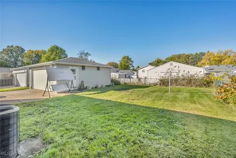 2123 E 40th St, Lorain, OH 44055 photo 33