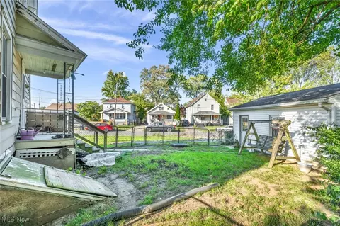 Exterior - 633 Lake Ave, Elyria, OH 44035 photo 5 of 5