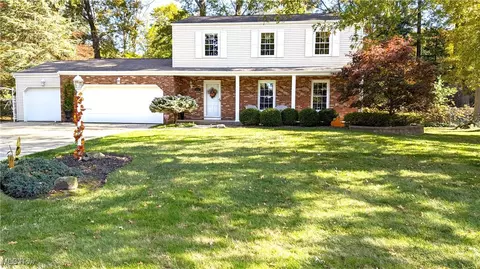 600 Burning Oaks Dr NE, Warren, OH 44484
