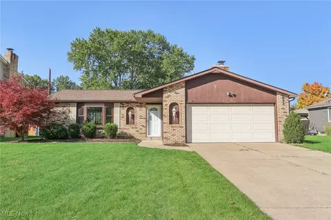 5512 Independence Dr, Lorain, OH 44053