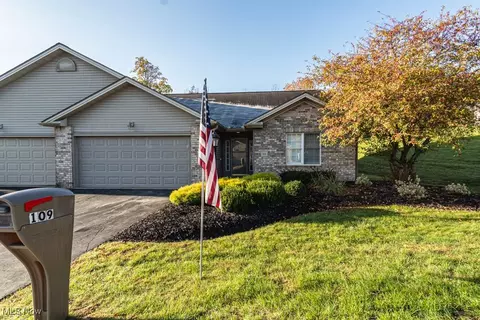 109 Claybrook Dr, East Palestine, OH 44413