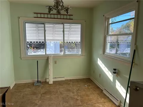 232 Hawthorne St, Elyria, OH 44035 photo 6