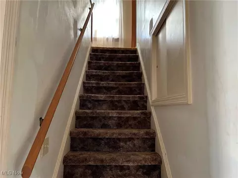 232 Hawthorne St, Elyria, OH 44035 photo 8