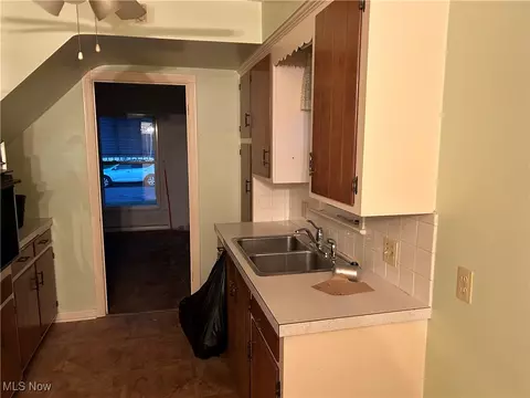 232 Hawthorne St, Elyria, OH 44035 photo 17