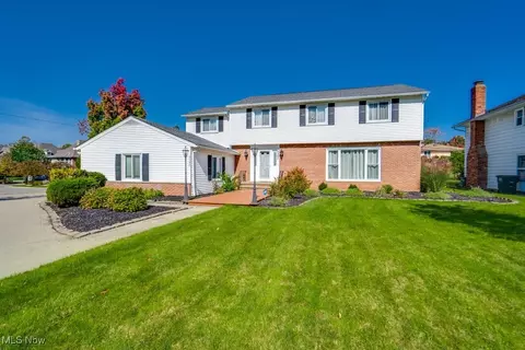 5357 Kilbourne Dr, Lyndhurst, OH 44124