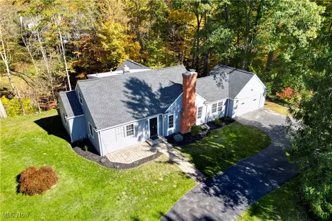 36625 Jackson Rd, Moreland Hills, OH 44022