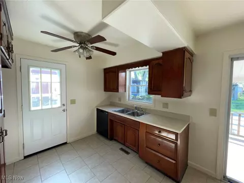 708 Georgetown Ave, Elyria, OH 44035 photo 9