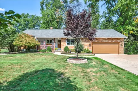 4838 Maple Ln, North Royalton, OH 44133