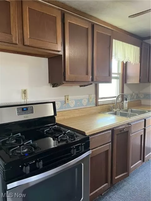 Kitchen - 222 Maruba Ave, Ashtabula, OH 44004 photo 1 of 2