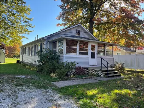 222 Maruba Ave, Ashtabula, OH 44004