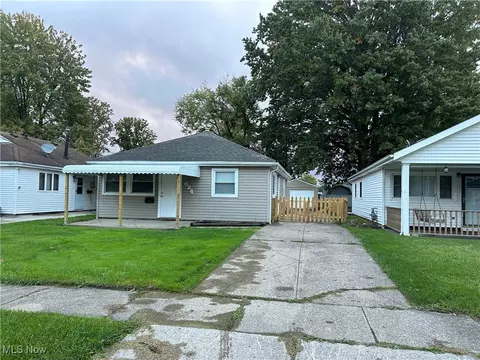 624 Boston Ave, Elyria, OH 44035