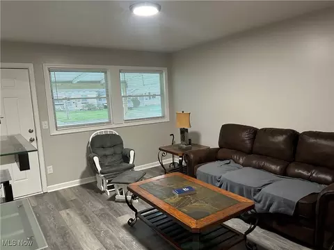 Living - 624 Boston Ave, Elyria, OH 44035 photo 1 of 1