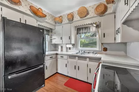 Kitchen - 200 Princeton Ave, Elyria, OH 44035 photo 2 of 3