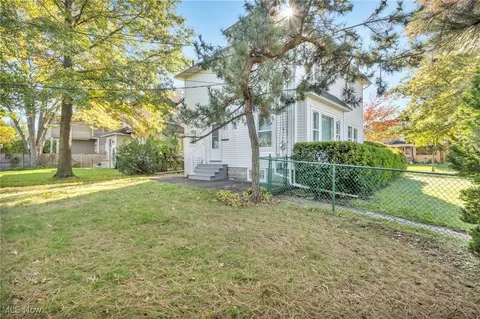 Exterior - 200 Princeton Ave, Elyria, OH 44035 photo 12 of 16