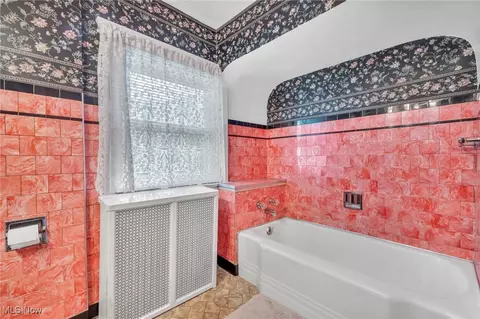Bath - 200 Princeton Ave, Elyria, OH 44035 photo 1 of 2