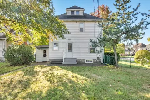 Exterior - 200 Princeton Ave, Elyria, OH 44035 photo 13 of 16