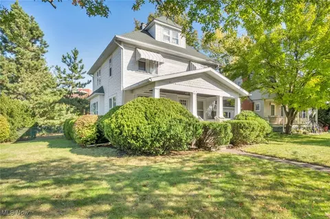 Exterior - 200 Princeton Ave, Elyria, OH 44035 photo 3 of 16