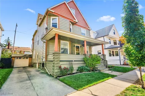 1513 Olivewood Ave, Lakewood, OH 44107