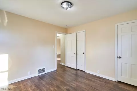 805 E 258th St, Euclid, OH 44132 photo 13