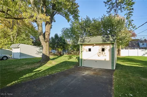 805 E 258th St, Euclid, OH 44132 photo 19