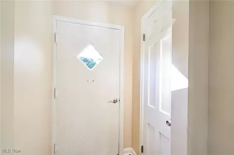 805 E 258th St, Euclid, OH 44132 photo 15