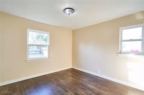 805 E 258th St, Euclid, OH 44132 photo 12