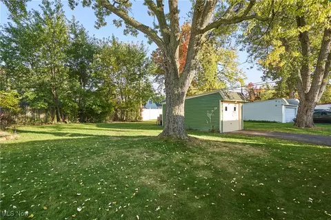 805 E 258th St, Euclid, OH 44132 photo 20