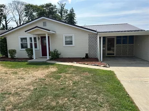 323 Guilford Ave, Woodsfield, OH 43793